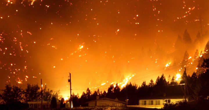 В хода на сезона на горските пожари в Канада пожарникарите