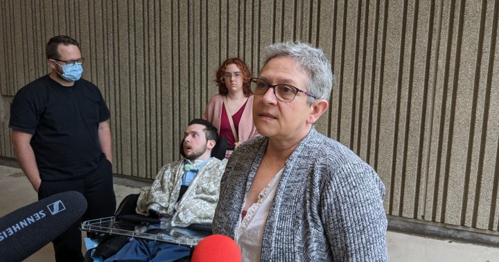 Майка от Онтарио нарича изявлението в съдебната зала „шамар в лицето“ на умиращия й син