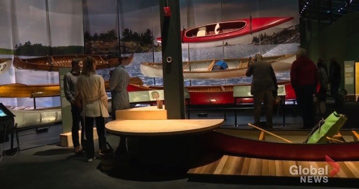 Канадският музей на кануто отпразнува ново местоположение на брега на езерото в Питърбъро, Онтарио.