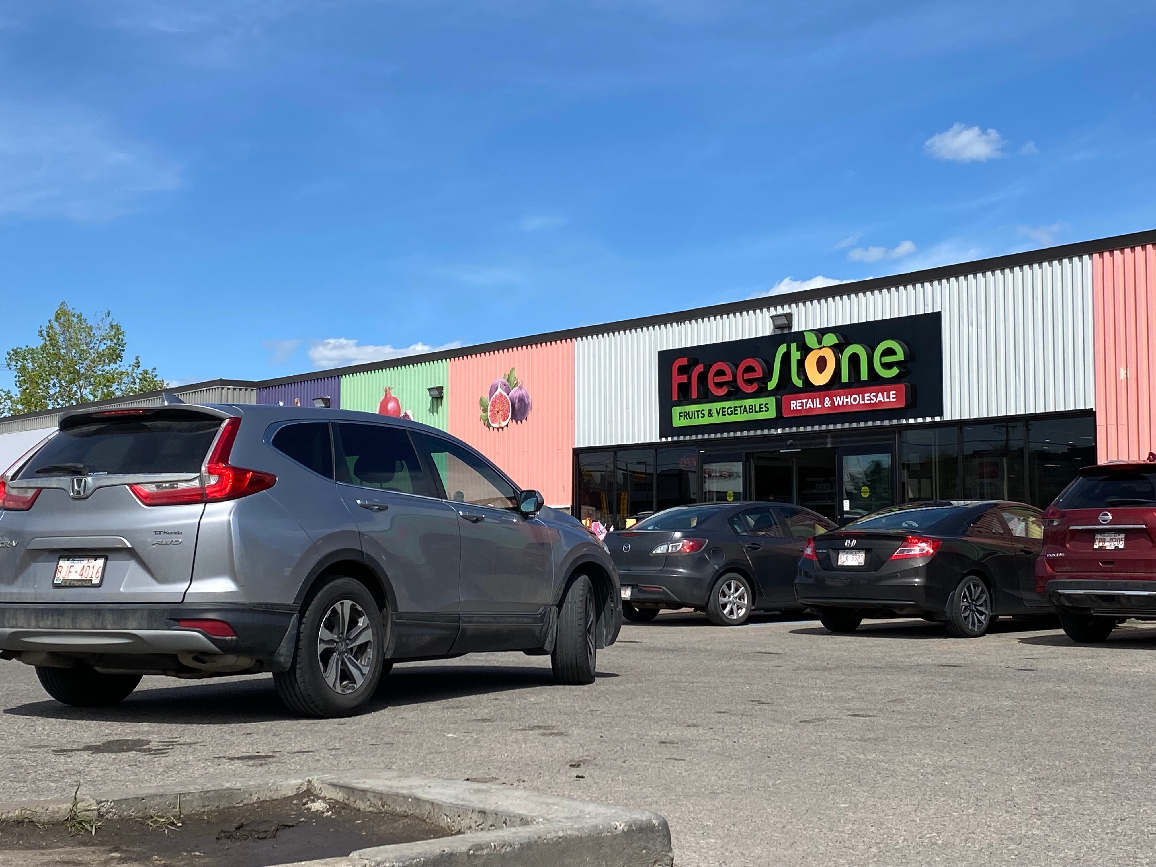 Popular Calgary grocer Freestone Produce unpopular with neighbours - Calgary - Vimarsana News