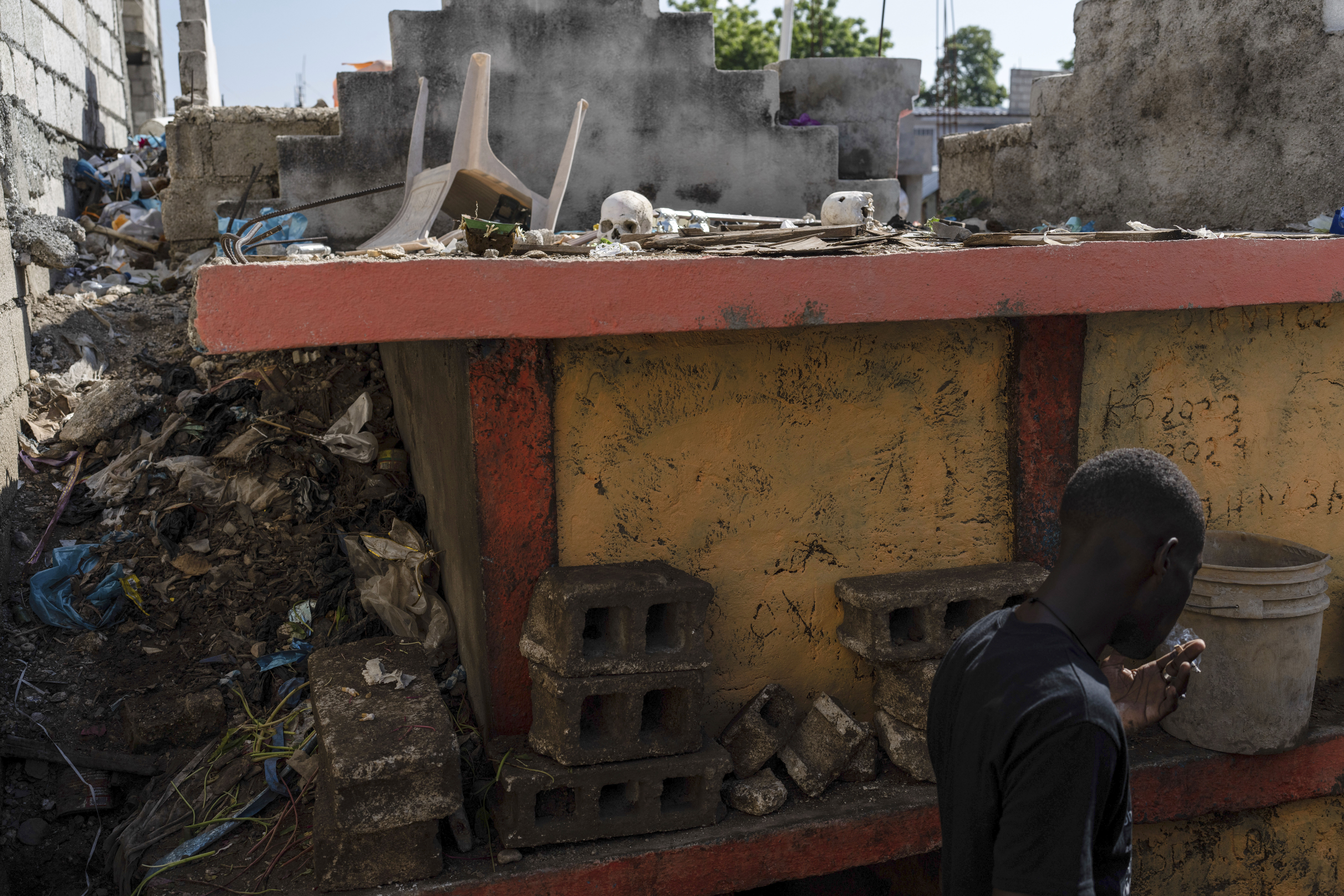 Трима мисионери от Missions in Haiti Inc базирана в Оклахома