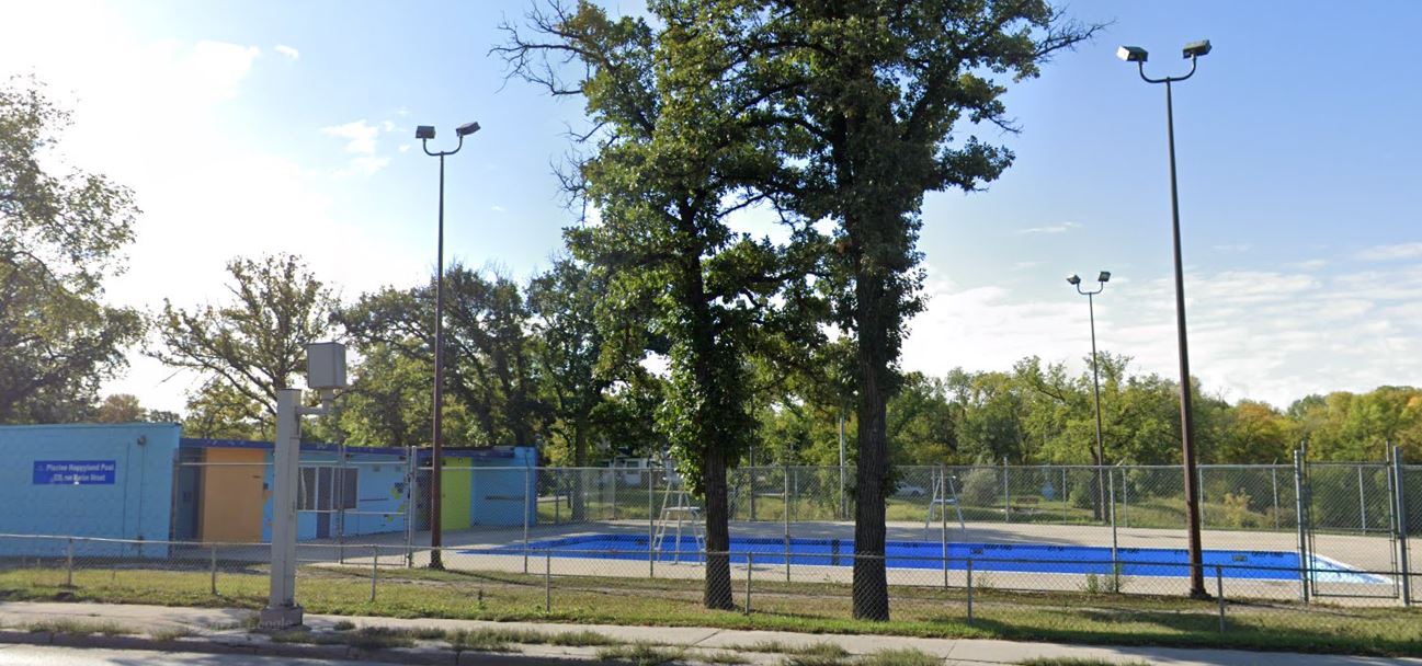 Един басейн в Сейнт Бонифаций може да не види бял свят