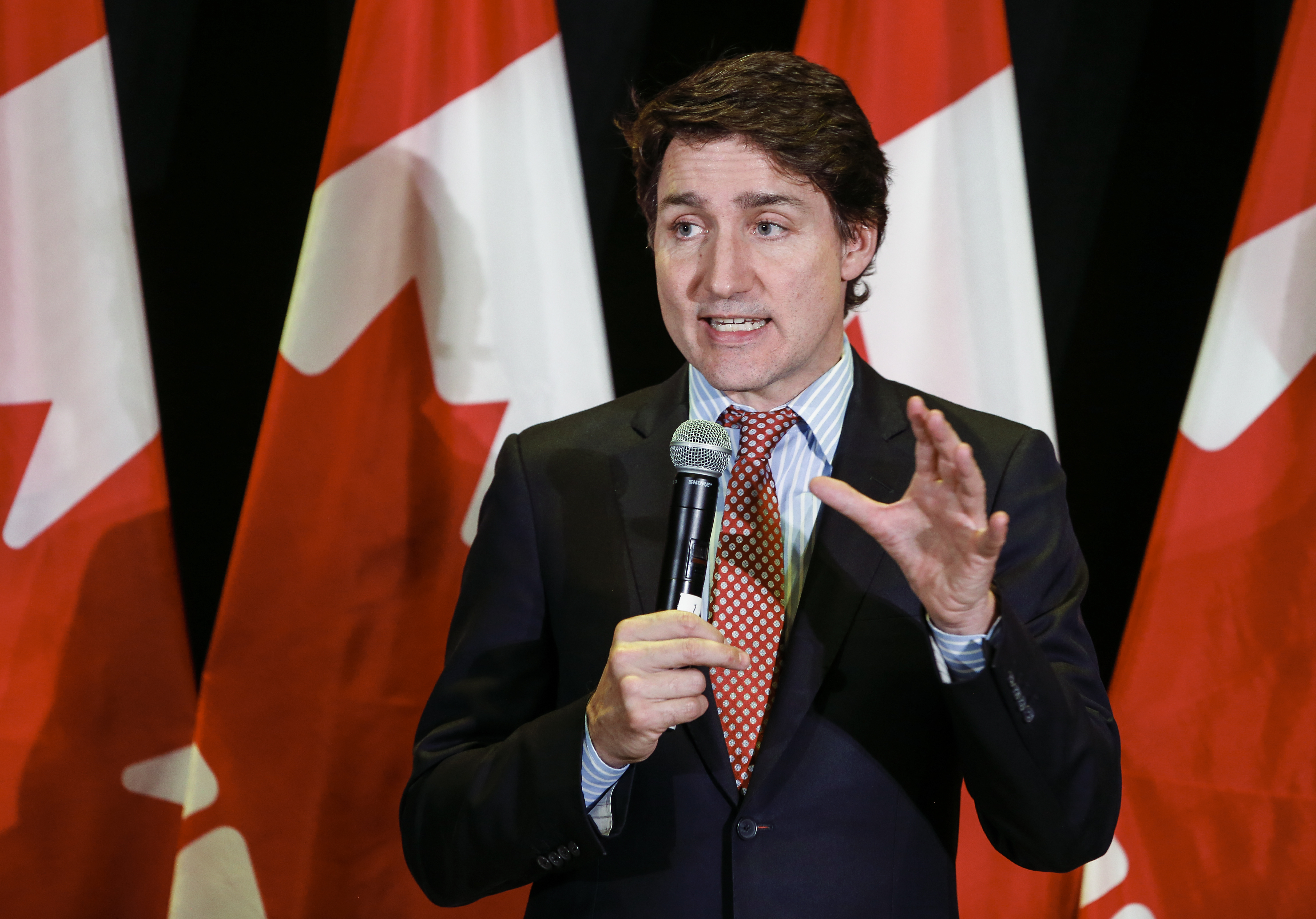 Trudeau in Philadelphia to push ‘Team Canada’ charm offensive