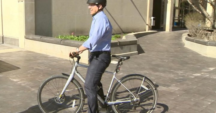 Велосипедистите и шофьорите трябва да се уважават по улиците на Уинипег, казва кметът