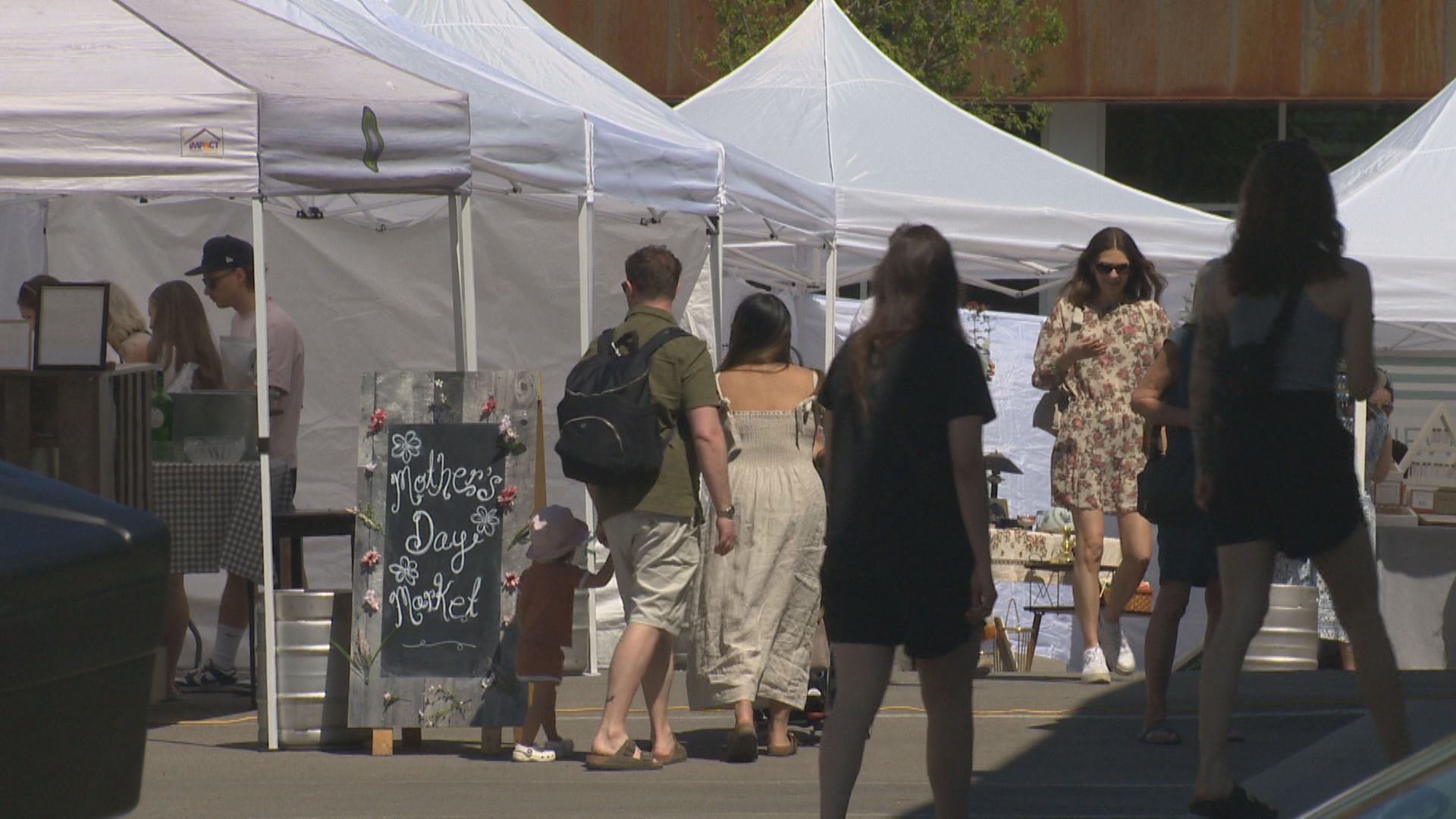 Днес всичко е свързано с майките и празнуването на всичко