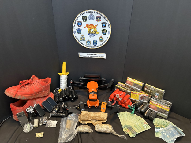 Двама мъже от Монреал са изправени пред обвинения след като