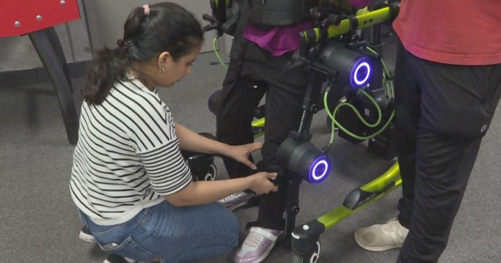 Как роботиката помага на децата с увреждания в Манитоба да се научат да ходят