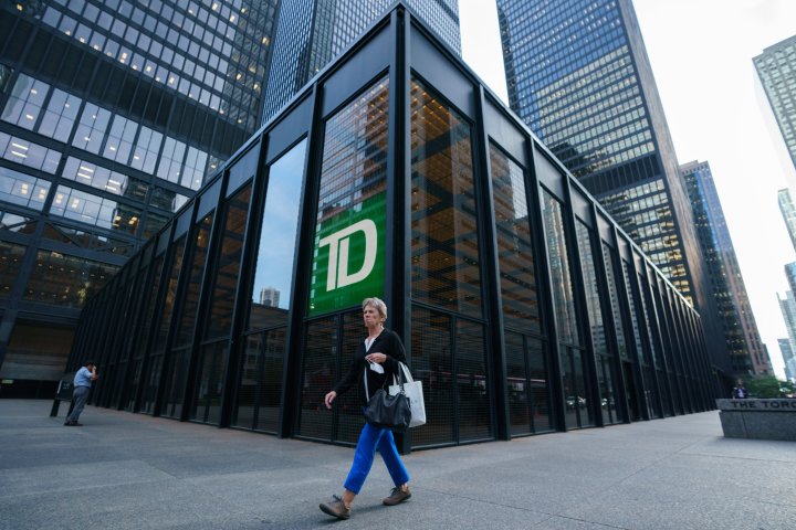 Should Canadian bank customers, investors worry about money laundering probes?