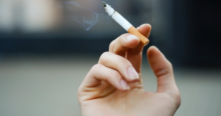 Глобалната тютюнева индустрия използва манипулативни тактики за да агресивно насочва