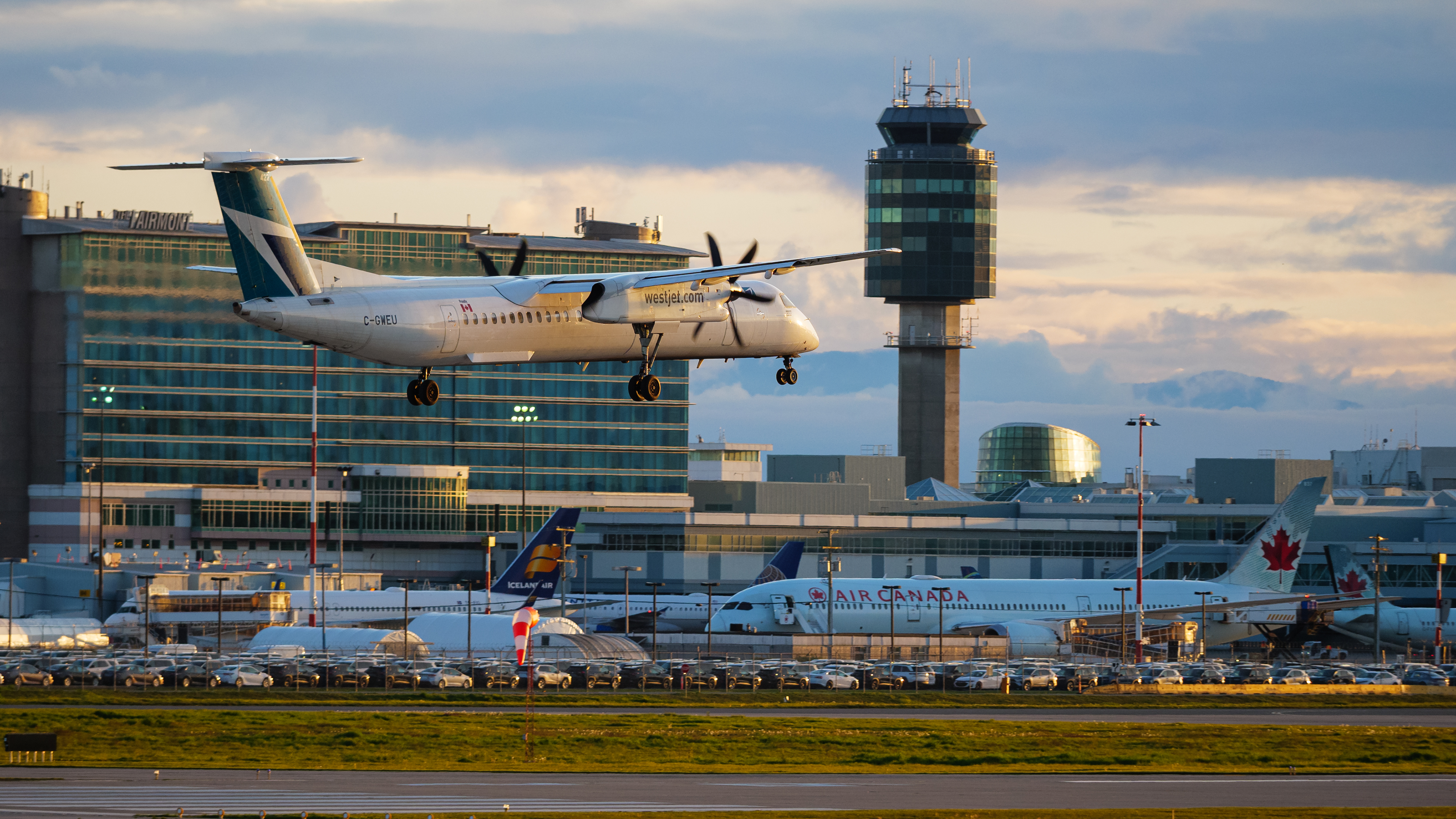 WestJet Encore pilots have issued a strike notice. What it means for flights