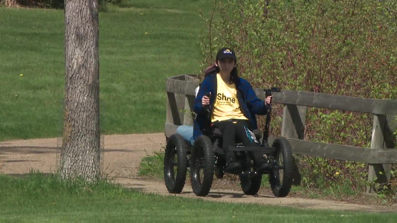 Младеж от Едмънт претърпял травма на гръбначния мозък сега има