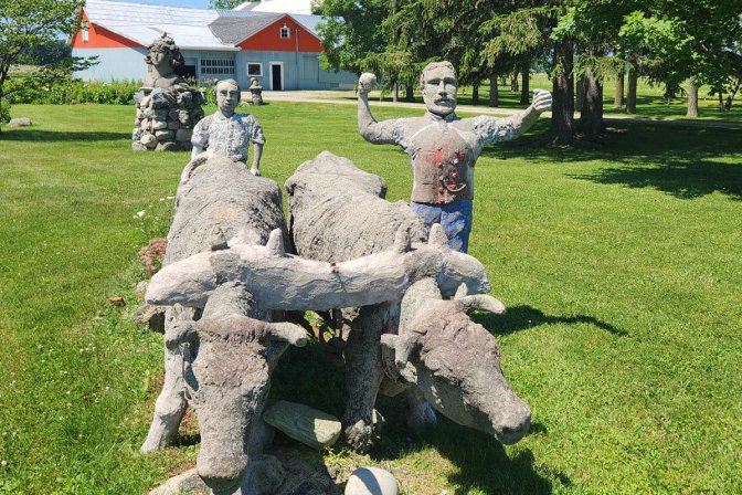 1Apple farm statues