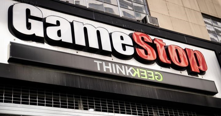 Акциите на GameStop скочиха с повече от 70 процента преди