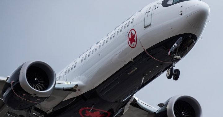 Полетът на Air Canada от Торонто до Париж е изправен пред проблем с двигателя малко след излитане