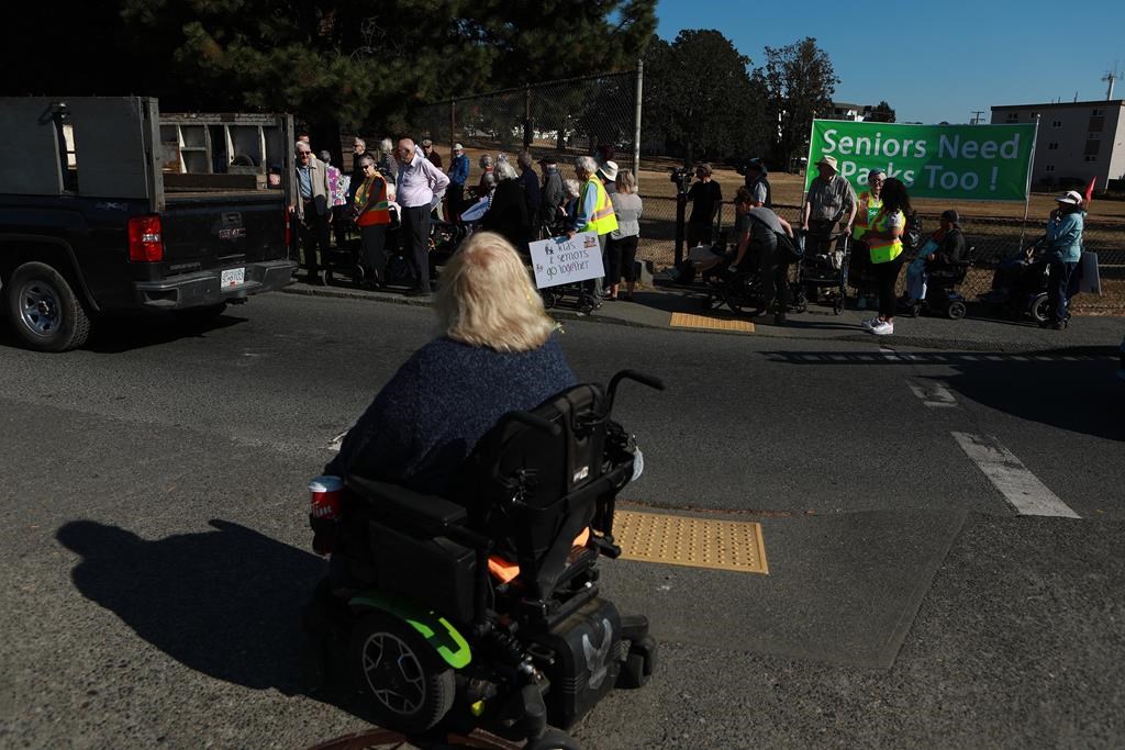 Възрастните хора в Британска Колумбия се чувстват невидими и забравени