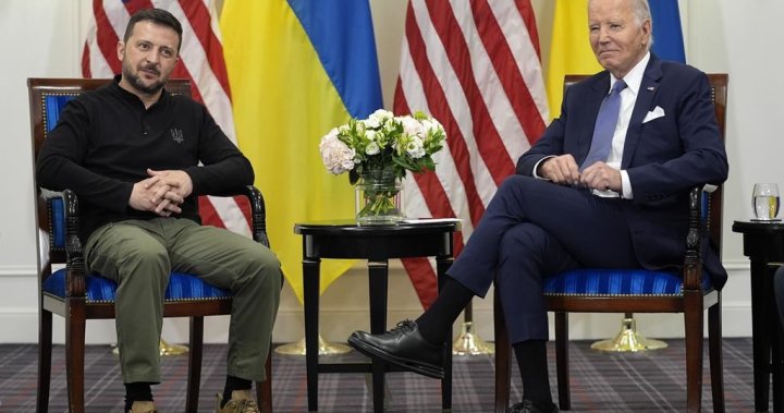 Байдън се извинява публично на Зеленски за задържането на оръжие за Украйна
