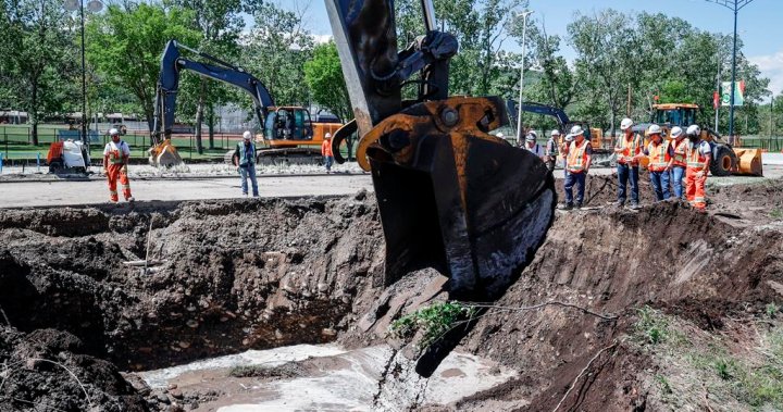 Аварията с водоснабдяването в Калгари може да отнеме седмица, за да бъде ремонтирана, твърдят градските власти