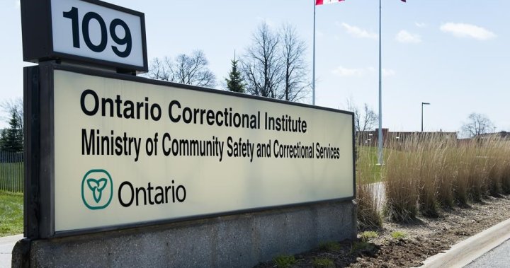 Онтарио ще добави още легла към обсадените си затвори които