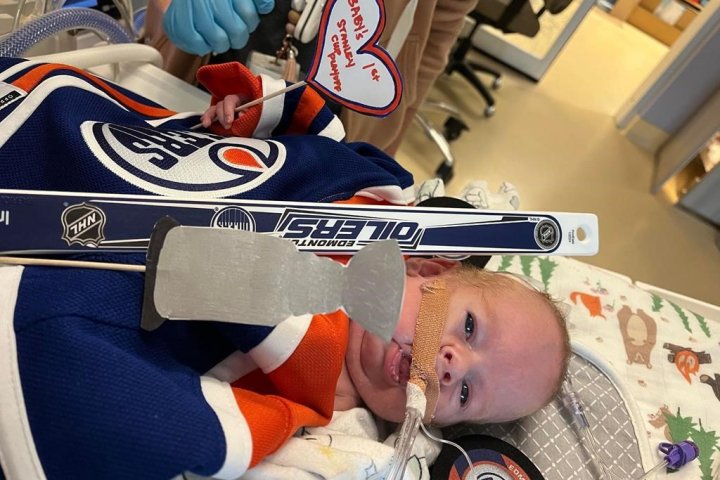 ‘Celebrate the wins:’ Family of tiny Oilers fan cheers team on from Sask. hospital