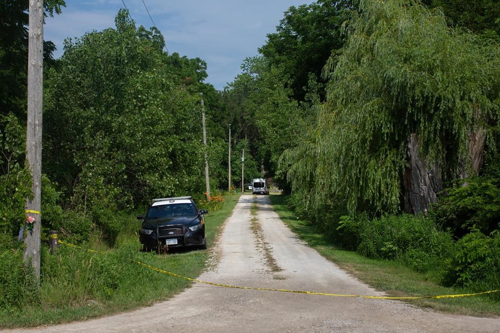 Жена която беше открита мъртва заедно с трима членове на