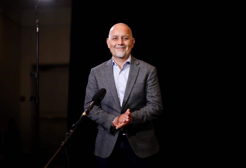 Един от двамата членове на Зелената партия в законодателния орган