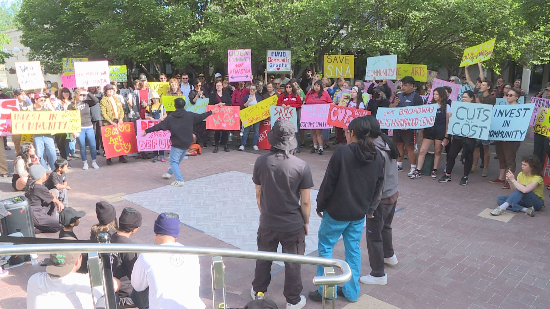 Градският съвет на Уинипег изпрати предложение за съкращаване на програмата