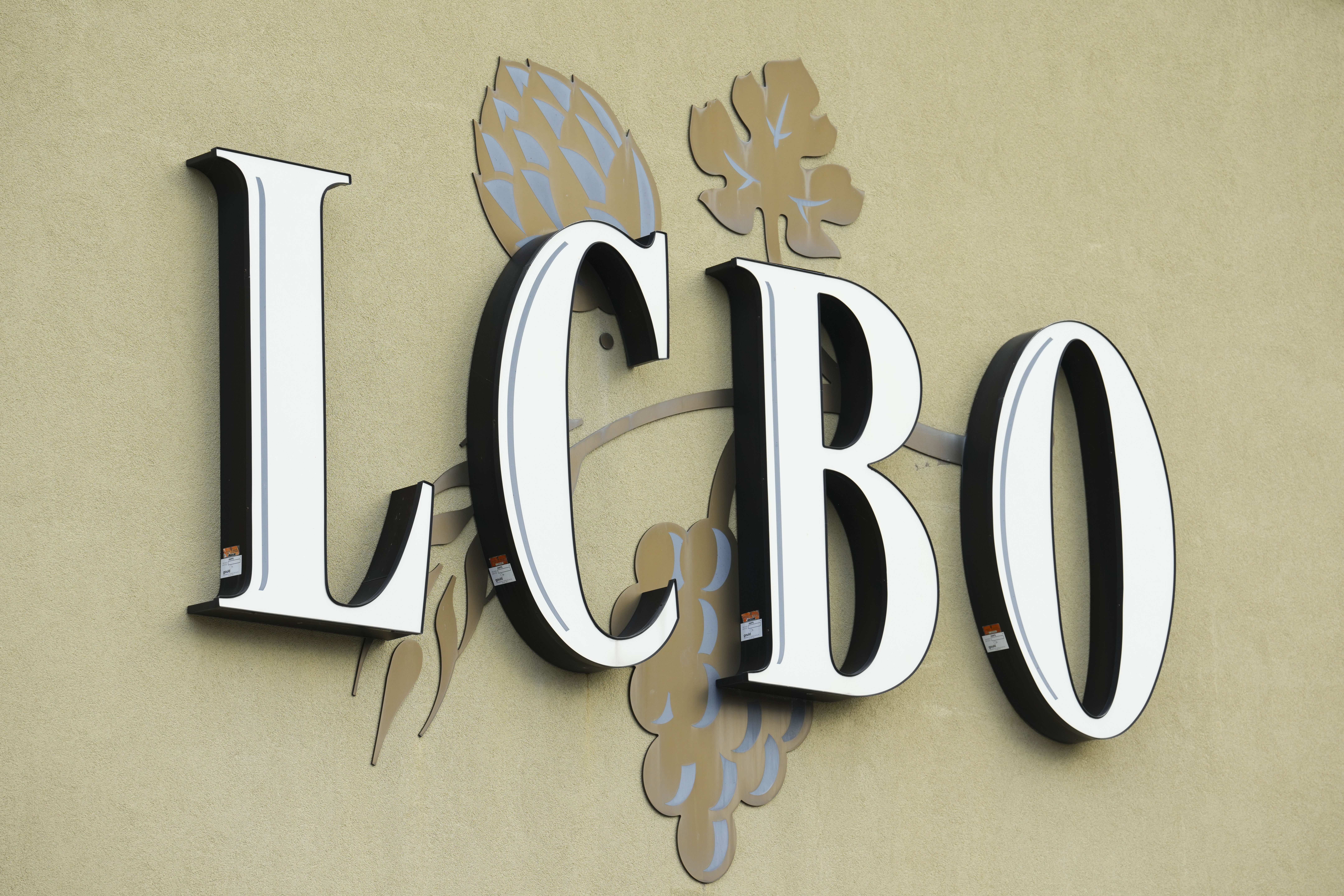 LCBO workers moving closer to strike action that could shut Ontario liquor stores