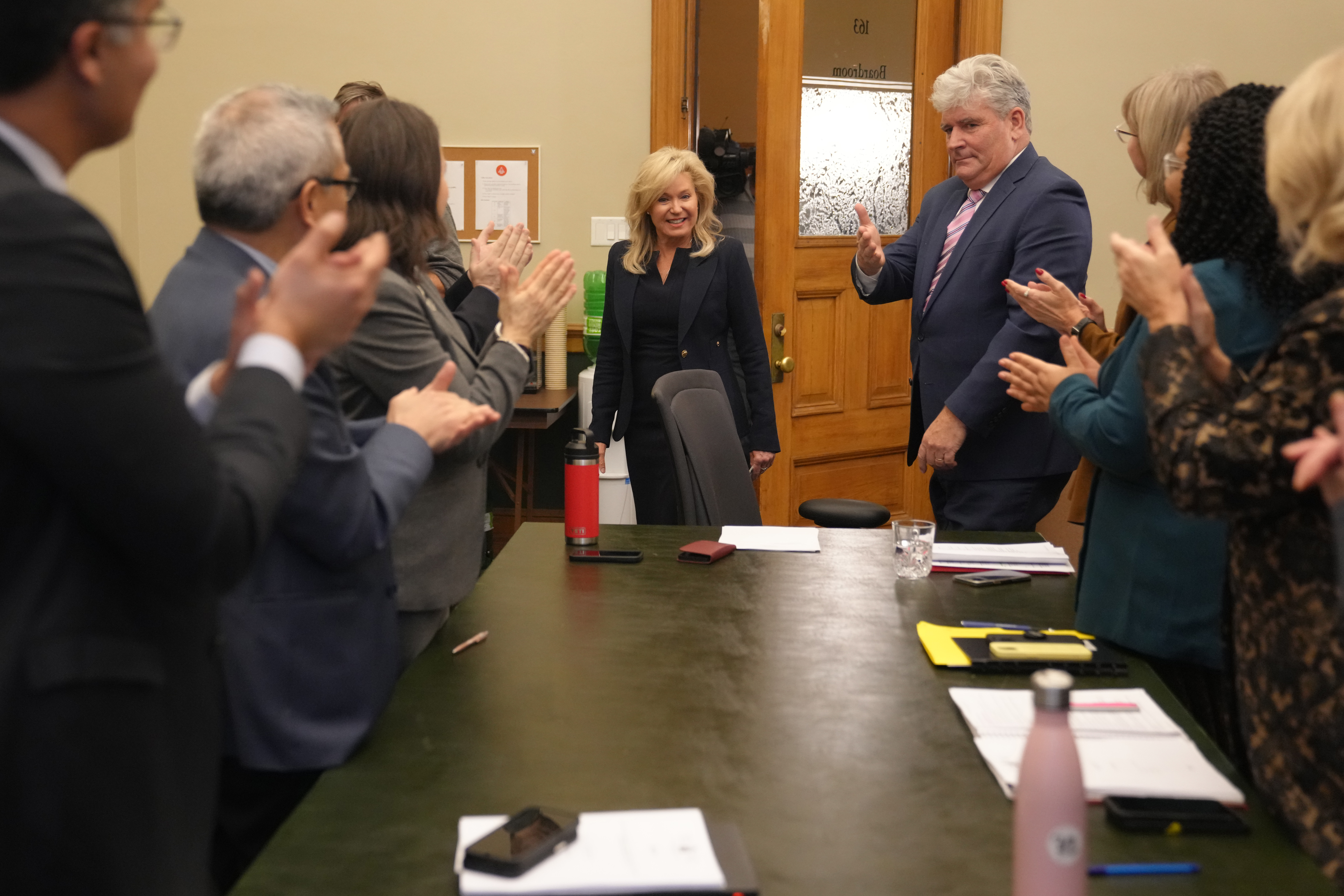 Лидерът на либералите в Онтарио Бони Кромби се стреми да