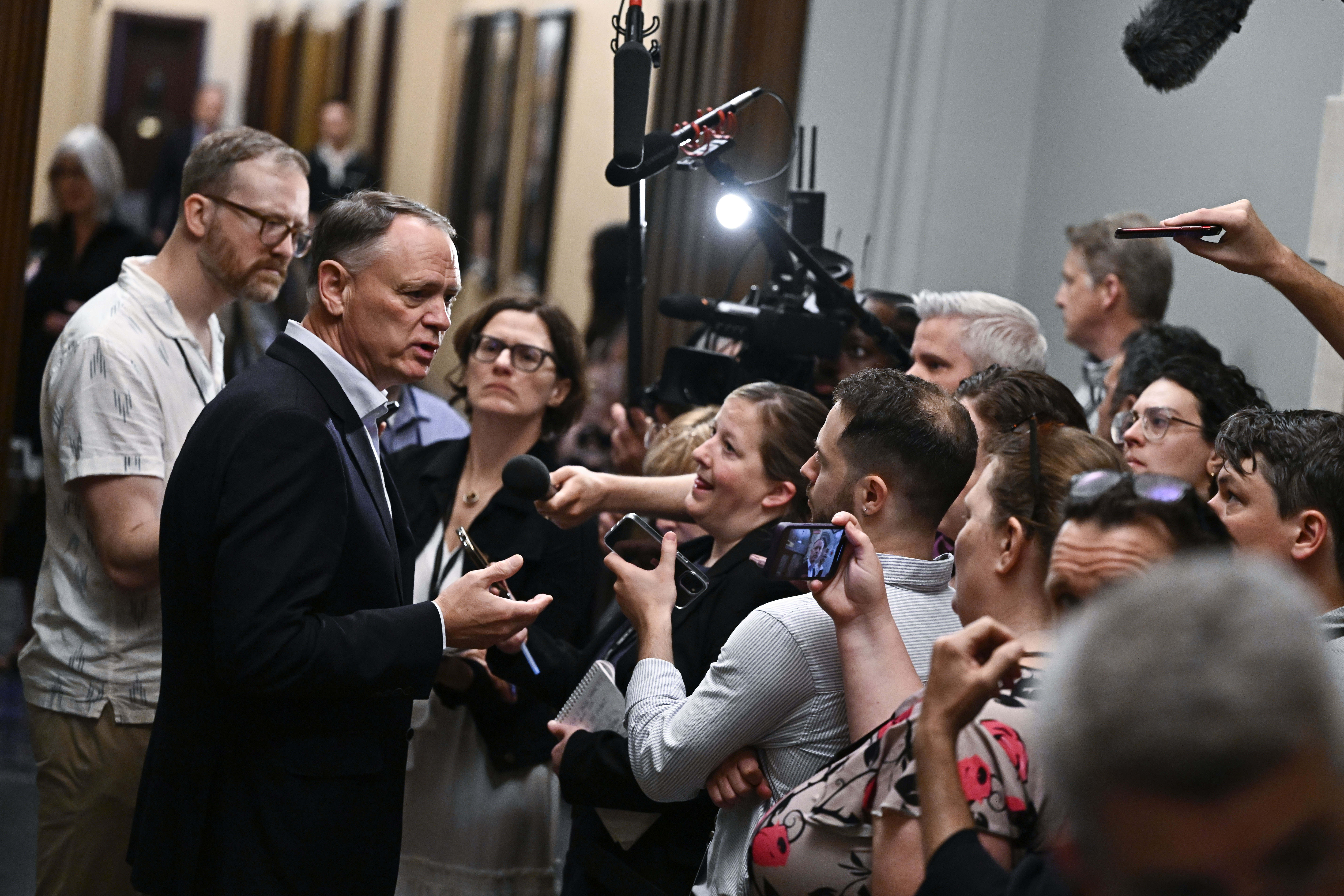 Няма ясни отговори дали федерални политици обвинени в съзнателно заговор