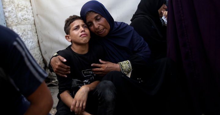 Поне 274 палестинци включително десетки деца бяха убити а стотици