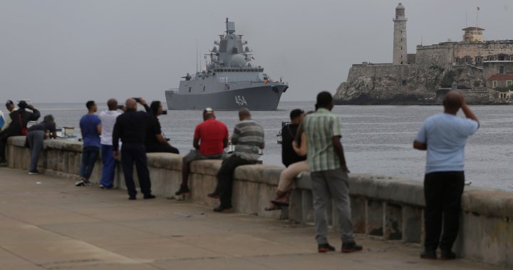 Руска военноморска фрегата и ядрена подводница навлязоха в пристанището на