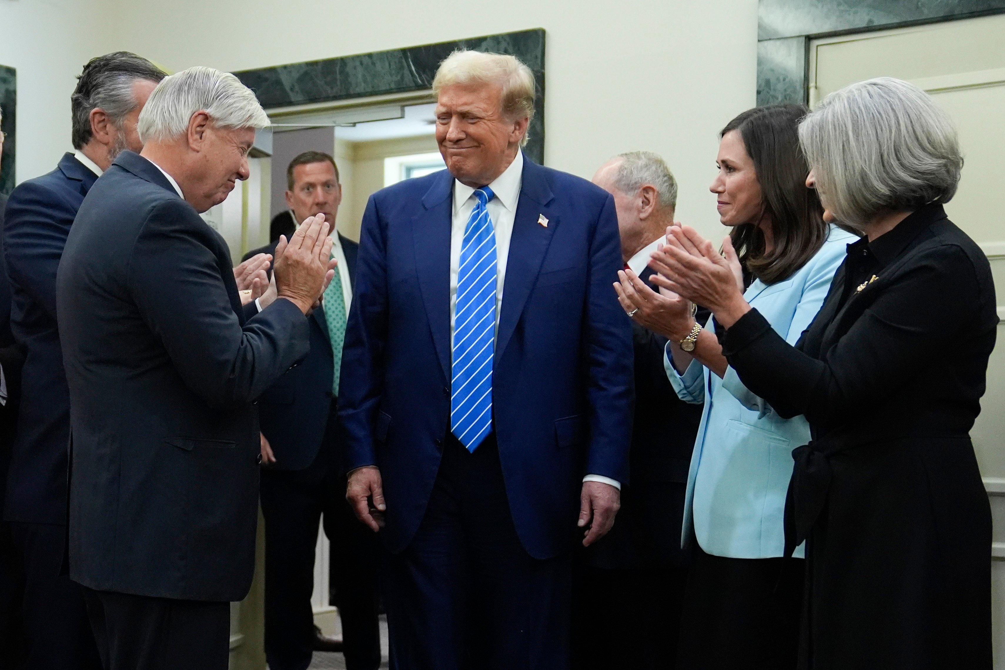 Trump meets with Republicans near U.S. Capitol for 1st time since Jan. 6 - National - Vimarsana News