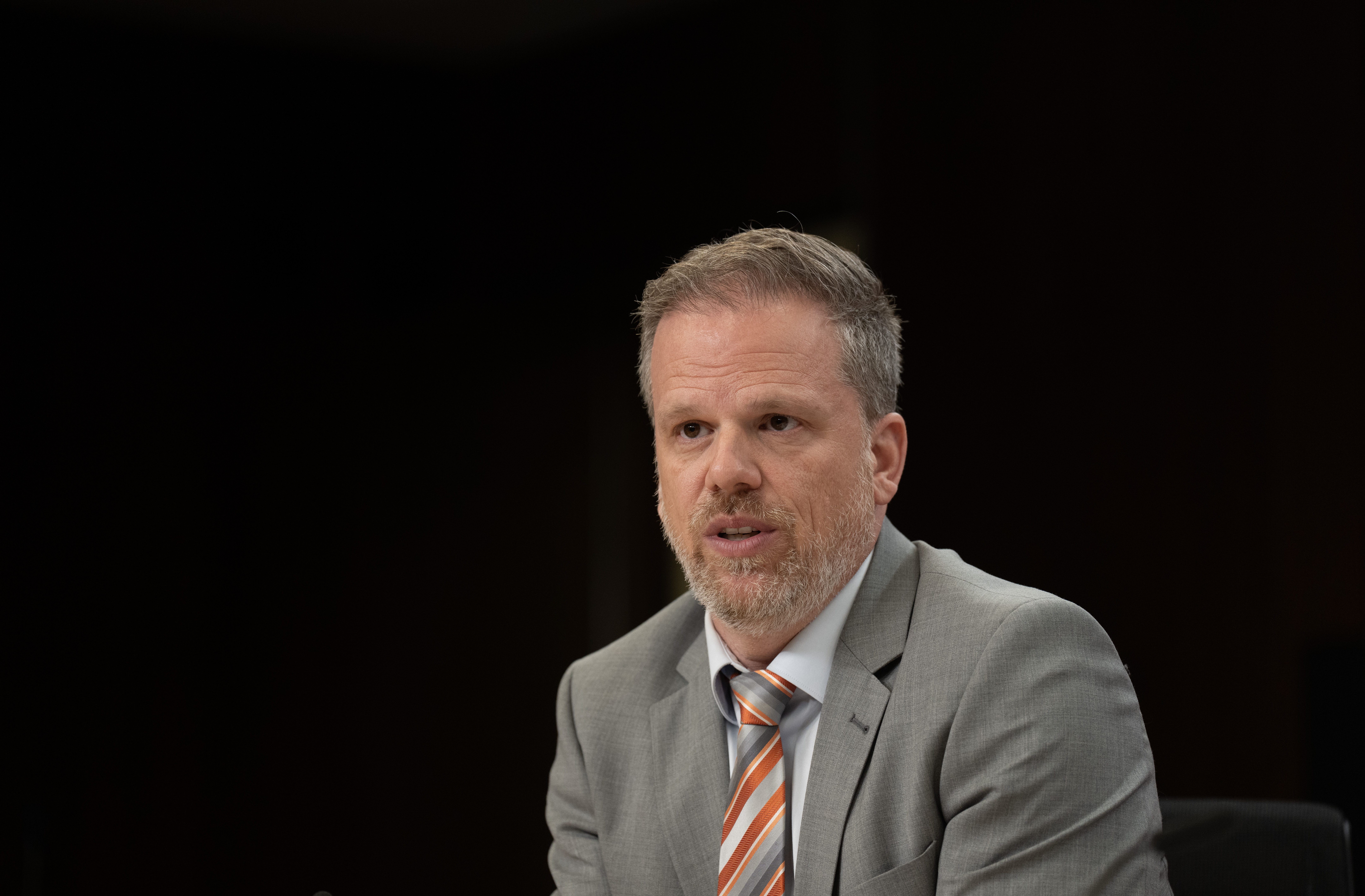 Министърът на здравеопазването Марк Холанд казва че се стреми да