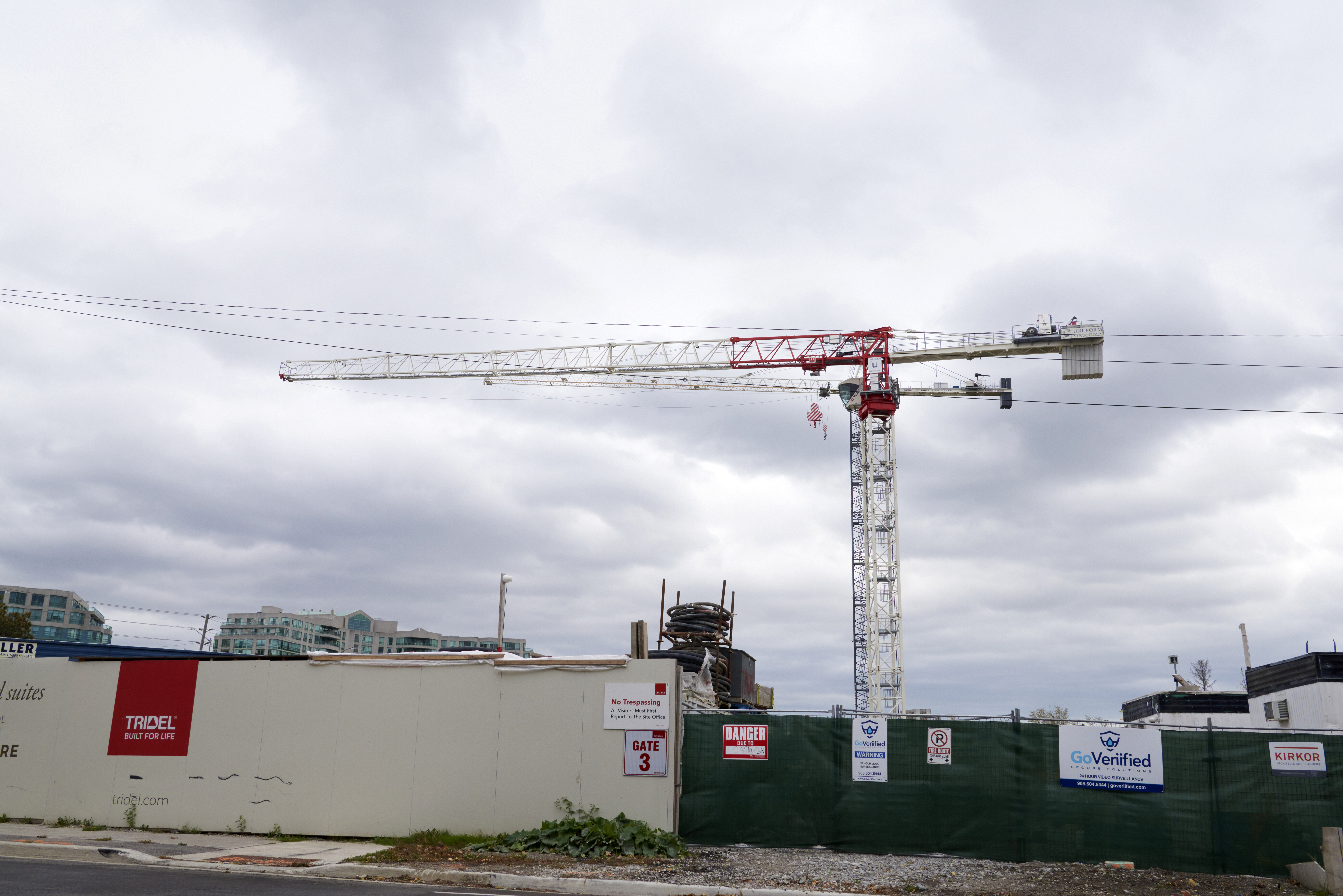 Министърът на жилищното строителство на Онтарио Пол Каландра изрази увереност