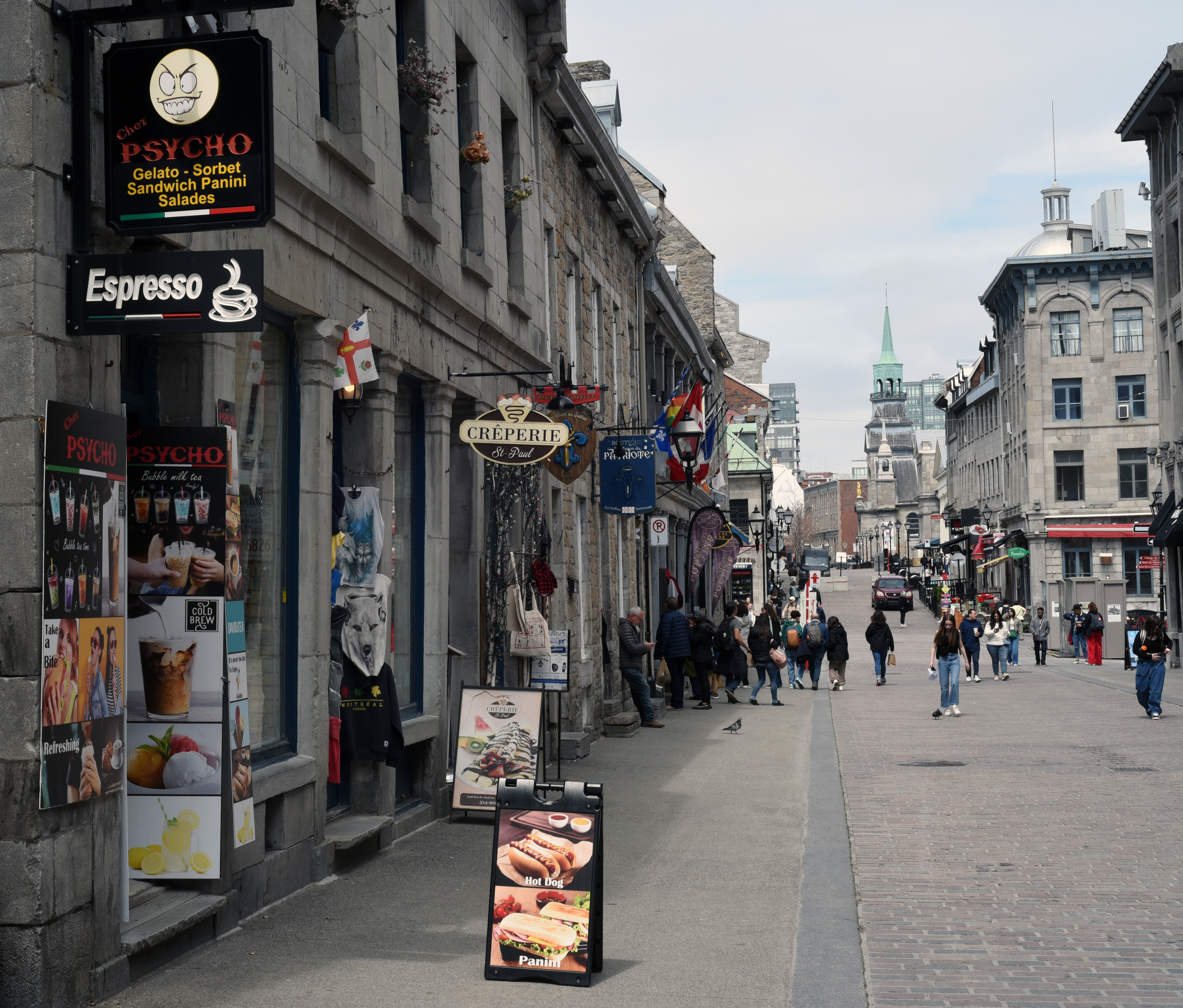 Правителството на Квебек публикува нови правила изискващи френският език да