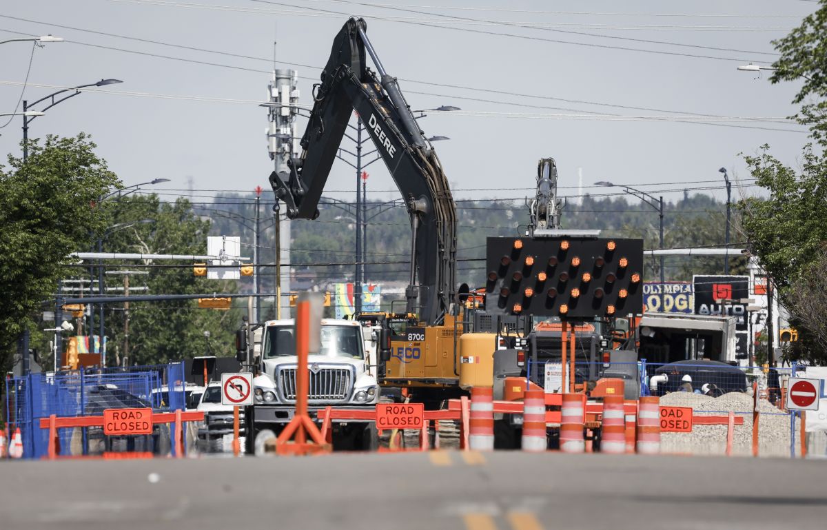 Major Calgary corridor closed due to water main break 3 weeks ago set to reopen