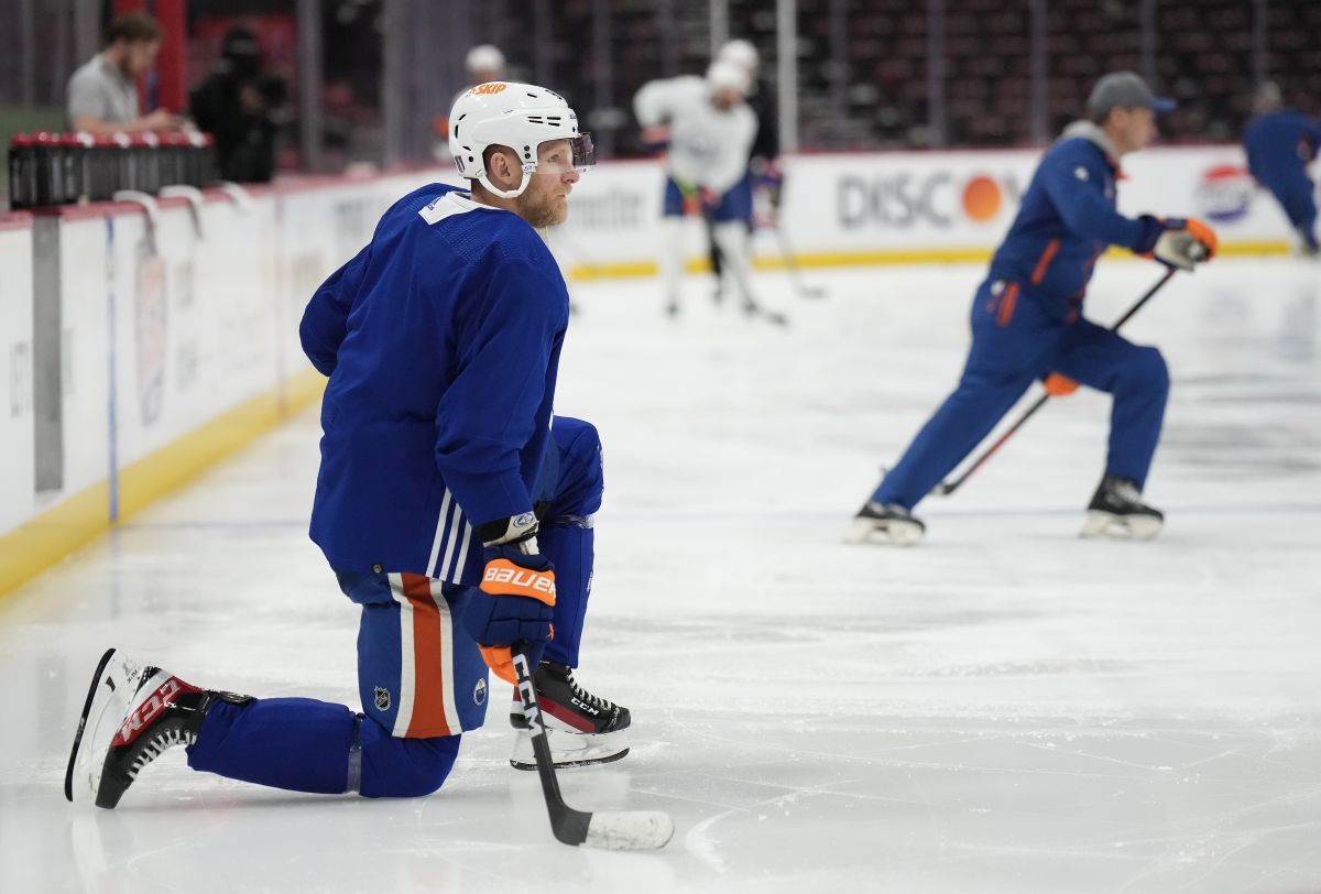 Edmonton Oilers forward Corey Perry (90) watches during practice before taking on the Florida Panthers tomorrow night in Game 7 of the NHL Stanley Cup finals in Sunrise, Fla., on Sunday, June 23, 2024.