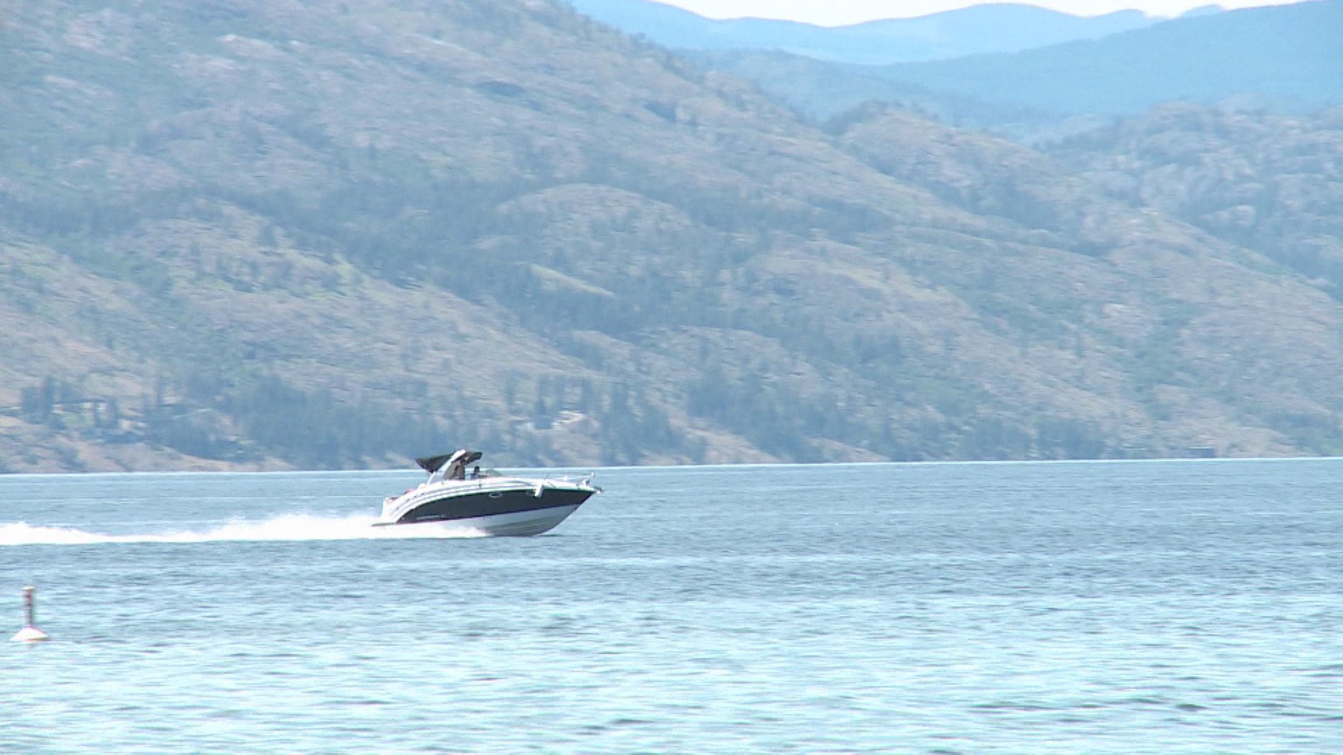 Плажовете около Келоуна Британска Колумбия се очаква да станат по натоварени