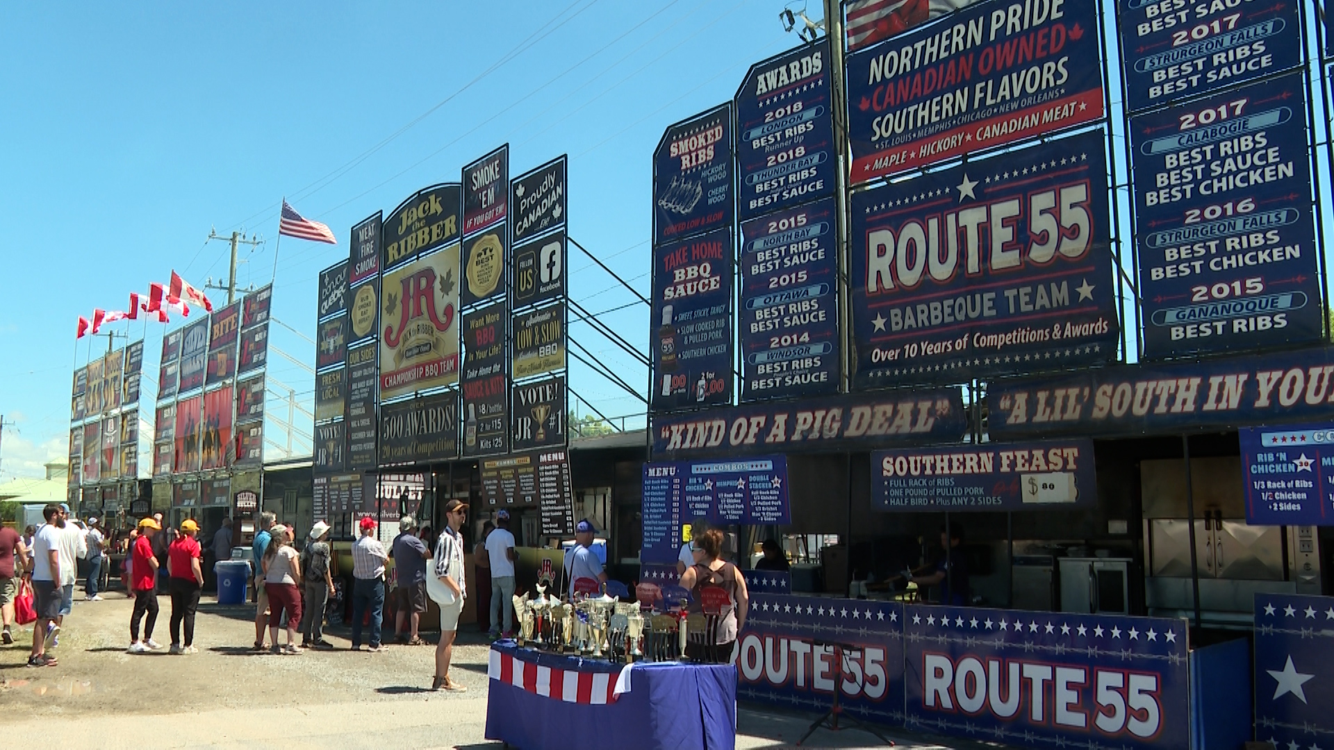 Ароматът на пушено месо изпълни въздуха в Gananoque този уикенд