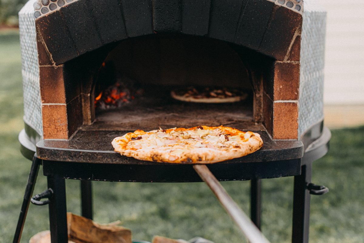 Wood oven pizza maker