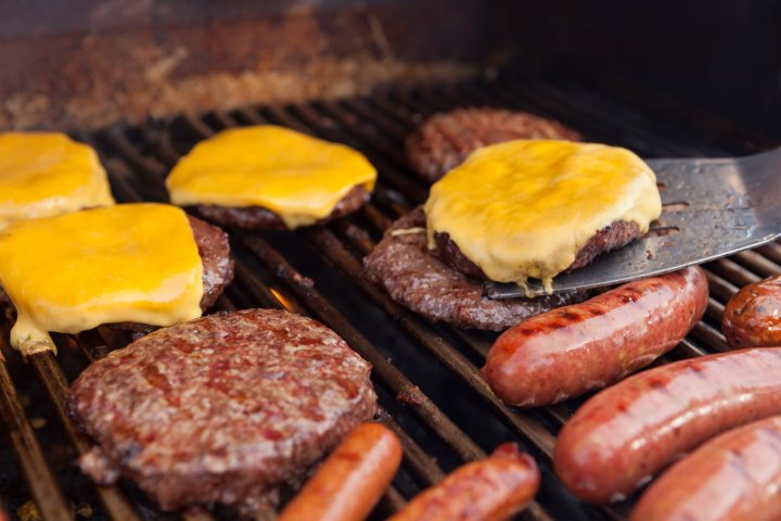 Firing up the BBQ this summer? Tips to minimize cancer risk from grilling