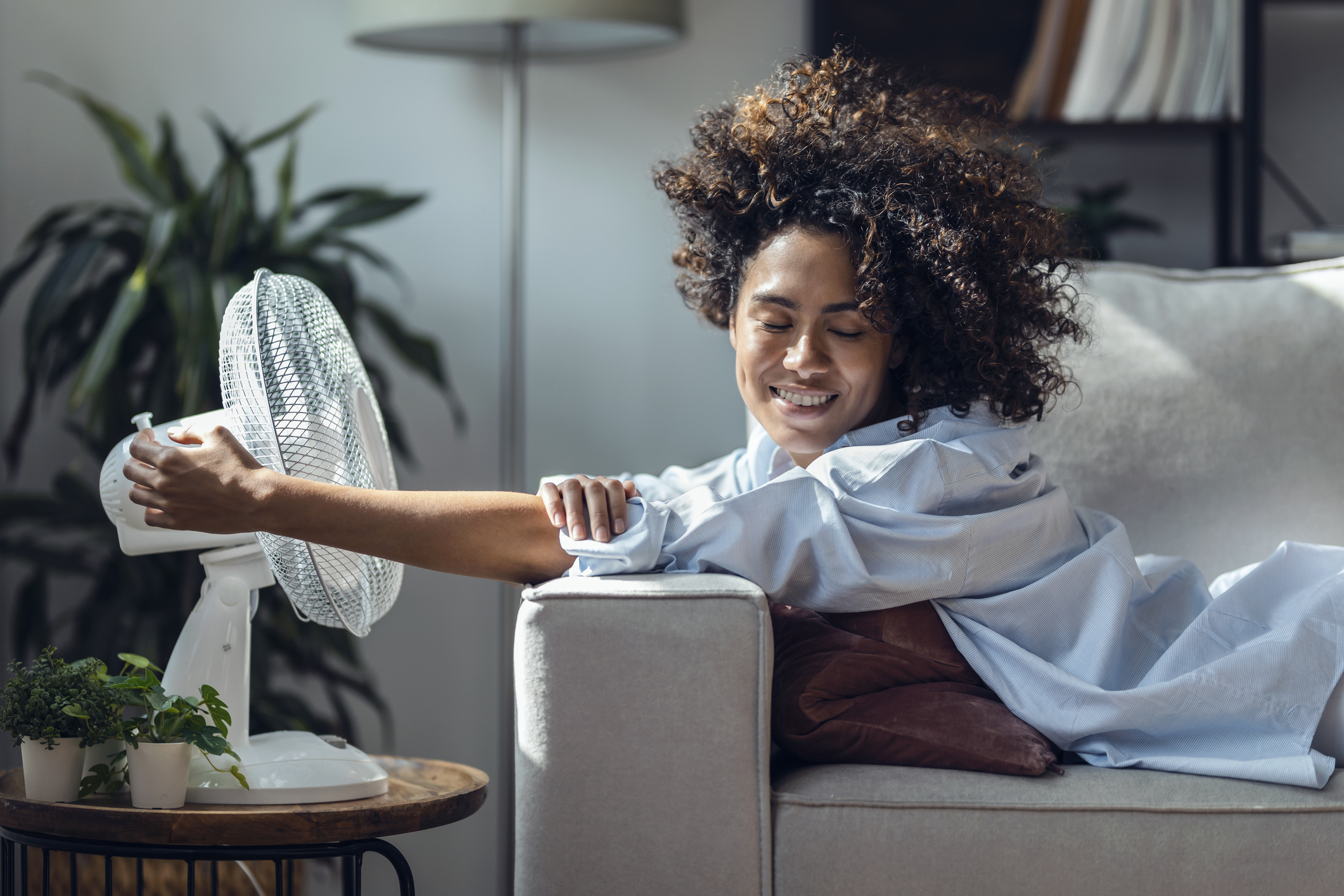 Кураторът независимо решава какви теми и продукти представяме. Когато закупите