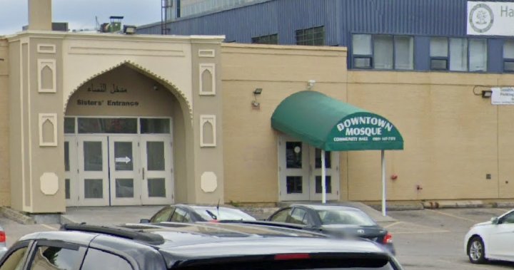 Мъж обвинен във влизане в джамия в Хамилтън Онтарио и