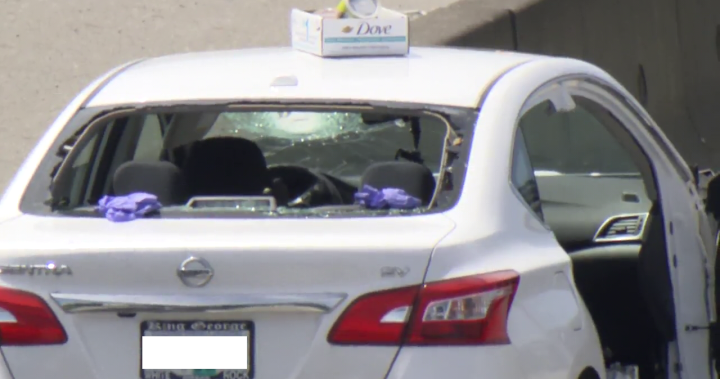 Жена, ударена от „камък с размерите на волейболна топка“, докато шофираше по магистрала 1, почина