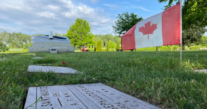 Тъй като финансовите проблеми нарастват, военното гробище в Монреал е изложено на риск от затваряне
