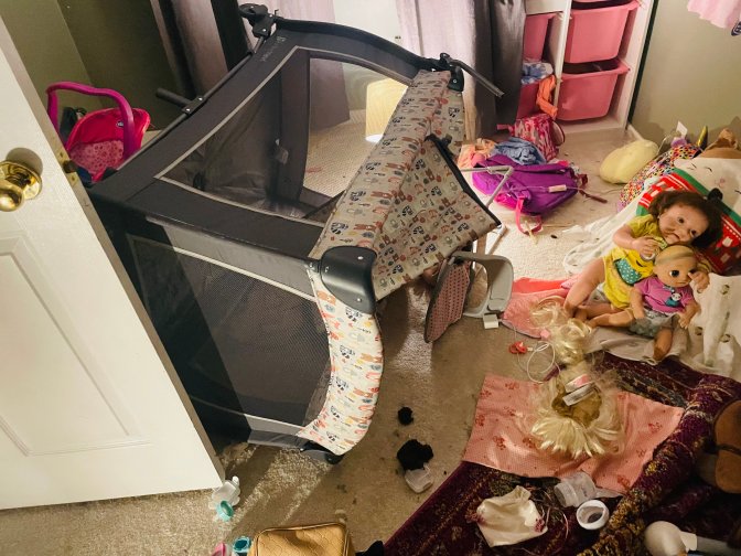 Rossland, B.C. mother and kids hide in their room as bear trashes their house