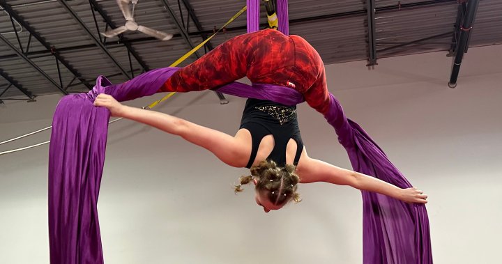 Въздушен артист от Едмънтън, 1 от 25, приет в Националното цирково училище