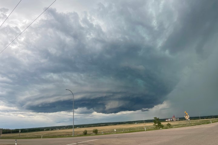 Fort Saskatchewan tornado warning lifts as storm moves away from region