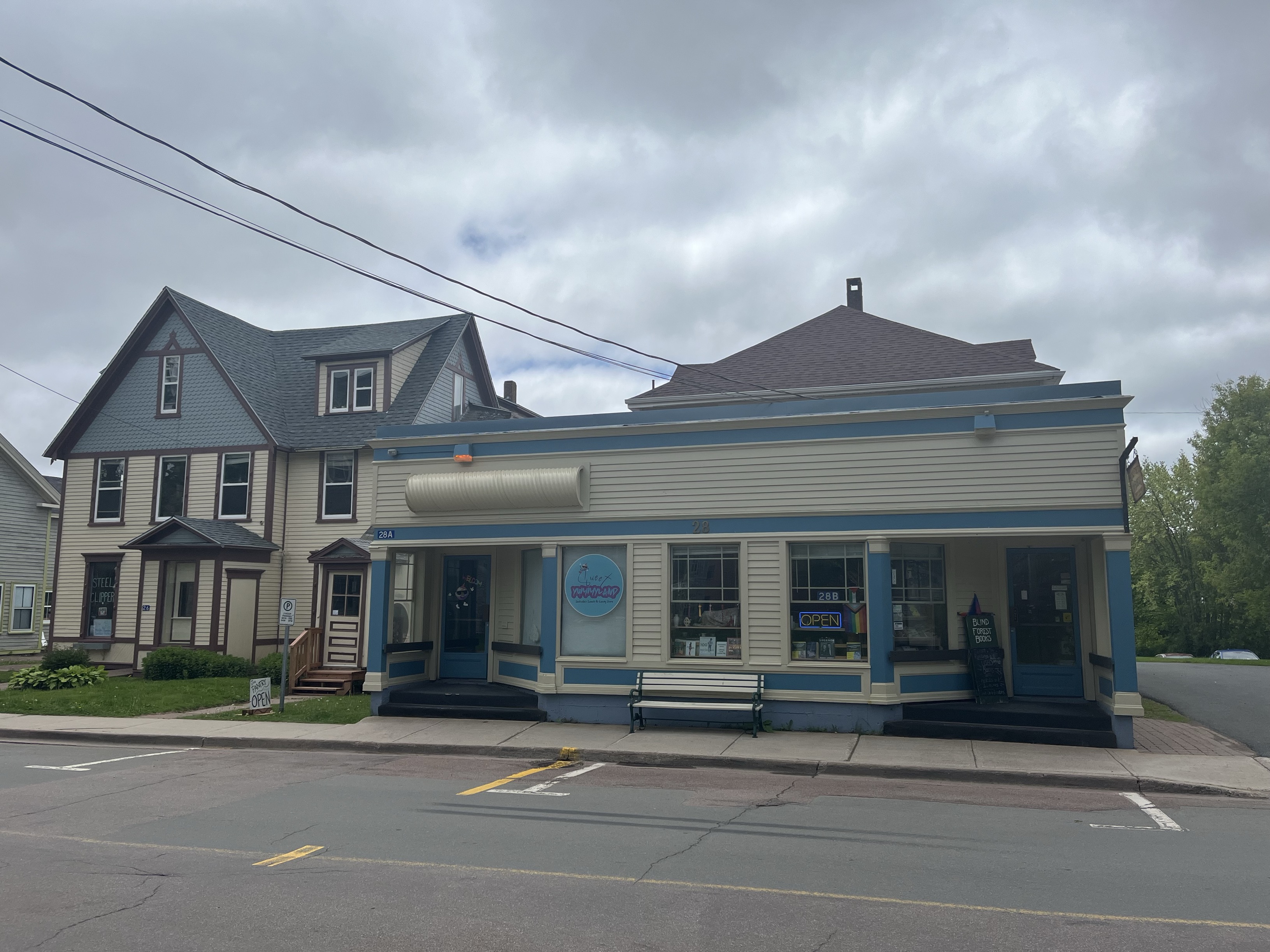 Няколко собственици на магазини в Sackville N B се казват да