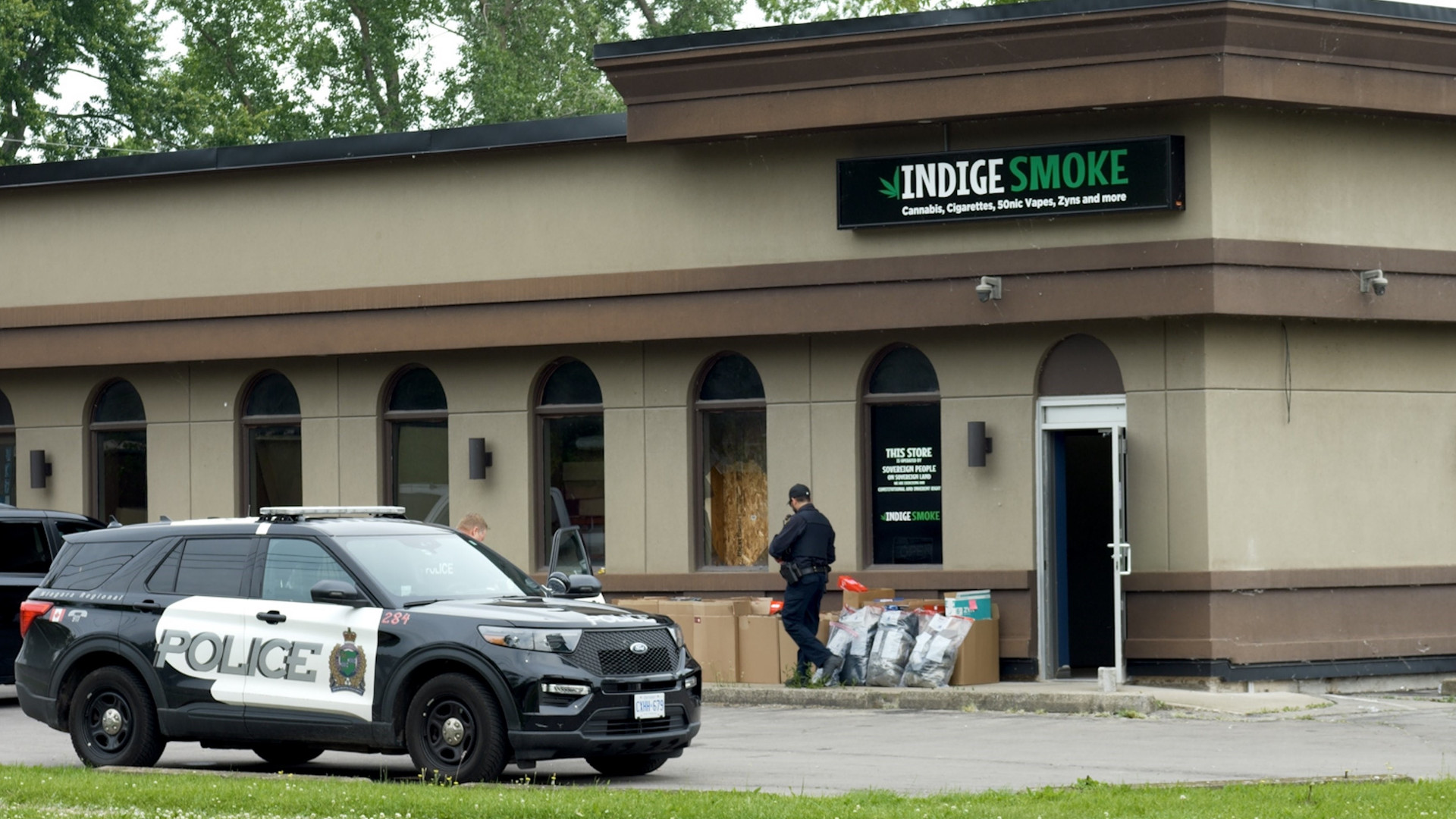 Марка известна с продажбата на канабис и тютюн в Южното